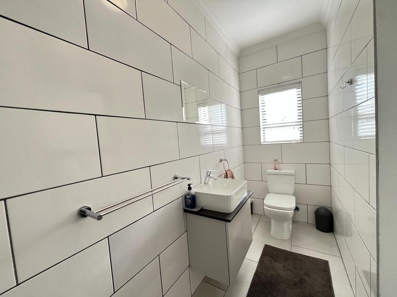 4 Bedroom Property for Sale in Dwarskersbos Western Cape